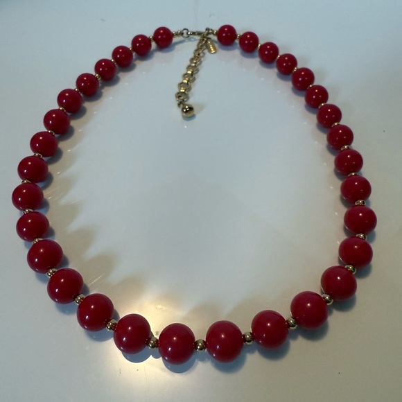 MONET classic VTG red beads plastic lucite gold tone accent hook lightweight - Picture 10 of 12